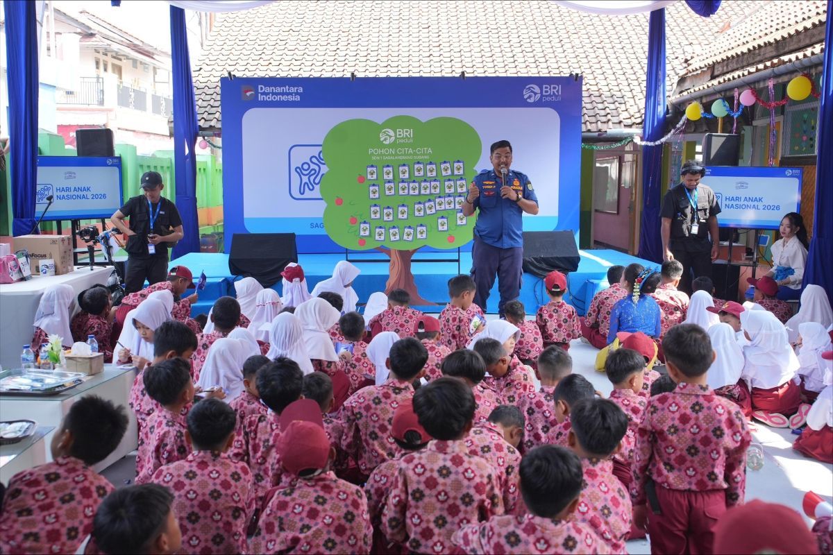 Para siswa mengikuti beragam aktivitas, mulai dari pentas seni hingga kelas inspirasi yang dikemas secara interaktif lewat program BRI Peduli Ini Sekolahku.