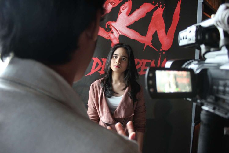 Tissa Biani menghadiri peluncuran poster dan teaser trailer film KKN Di Desa Penari tersebut di Animale ,Setiabudi, Jakarta , Rabu (22/1/2020).