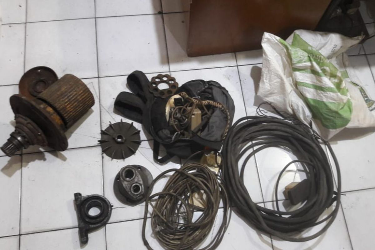 Sejumlah barang bukti kasus pencurian kabel di Pademangan yang terjadi pada 29 Desember 2018.