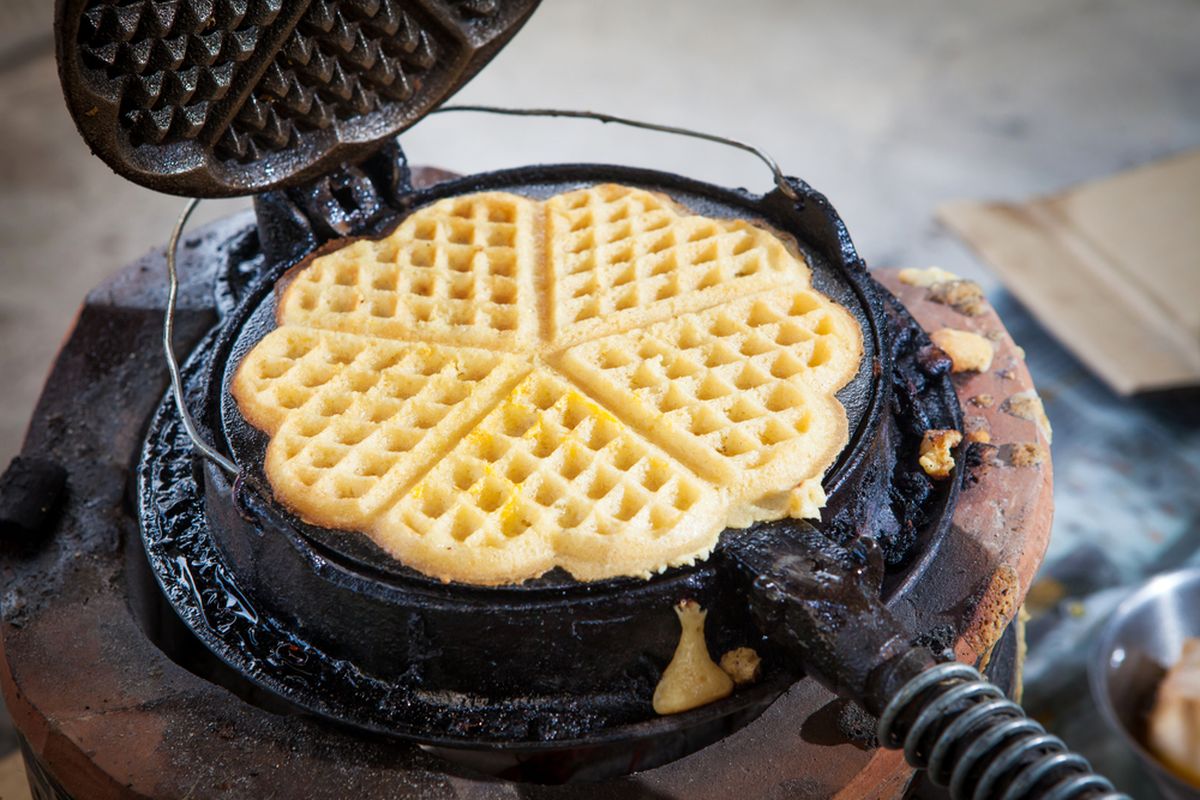 Ilustrasi waffle dalam cetakan