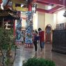 Melihat Umat Sembahyang dengan Khusyuk di Vihara Avalokitesvara, Wihara Tertua di Banten