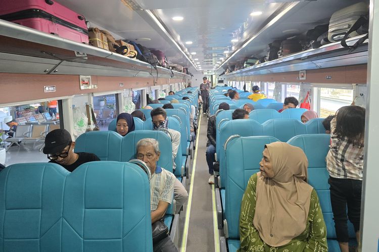 Dirut KAI Sebut Kenyamanan KA Ekonomi Kerakyatan Saingi Kelas Eksekutif, Harga Terjangkau