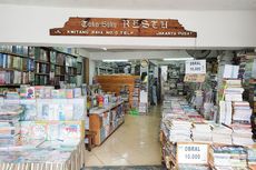 Toko Restu Tak Pernah Lepas dari Sejarah dan Tradisi Pedagang Buku Kaki Lima di Kwitang