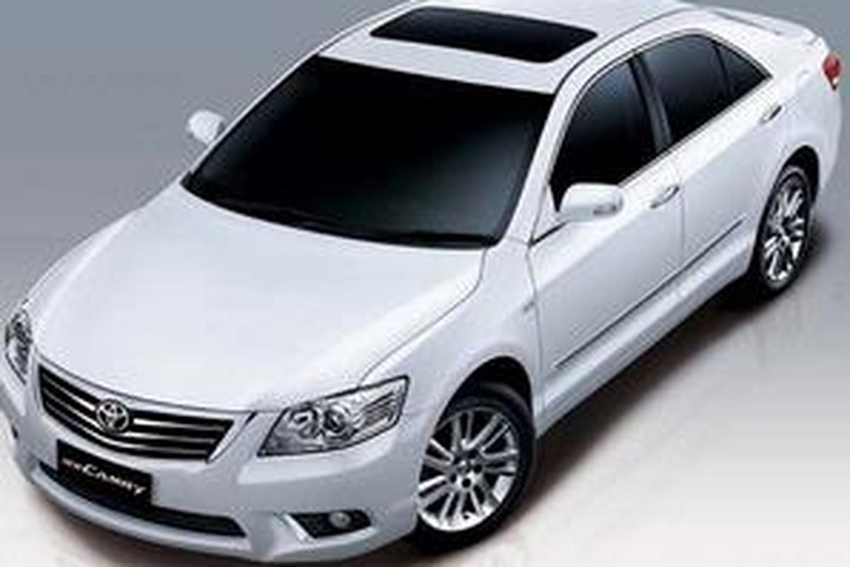 Wajah baru Camry 3.5Q yang lebih dinamis dan eksklusif.