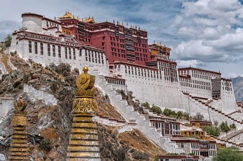 Antropolog Ini Bongkar Program Kerja Paksa China terhadap 500.000 Orang Tibet 