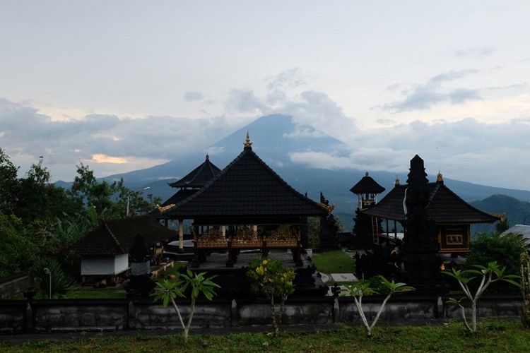 7 Fakta Pura Lempuyang Bali Obyek Wisata Yang Memikat