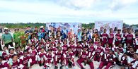 Ketua Umum TP PKK Salurkan Bantuan bagi Siswa dan Guru di Sekolah Rakyat Biak Numfor