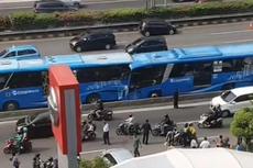 Kecelakaan 2 Transjakarta di Cawang, Bus yang Ditabrak Terdorong 15 Meter