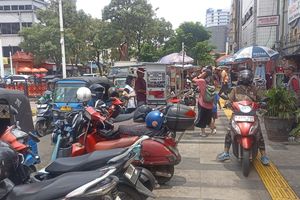 Pecinan Glodok Sempat Bersih dari PKL, Kini Kembali Banyak Lapak dan Parkir Liar