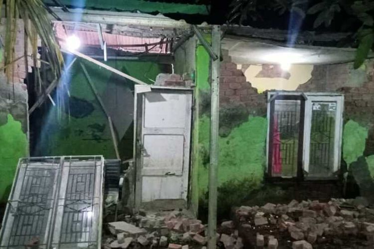 Berita Foto 34 Rumah Rusak akibat Gempa Magnitudo 6,3 Guncang Bengkulu