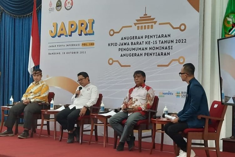 Komisi Penyiaran Indonesia Daerah (KPID) Jawa Barat dalam acara Jawa Barat Punya Informasi (Japri) Volume 108 di Aula Barat Gedung Sate, Kota Bandung, Jumat (28/10/2022).  
