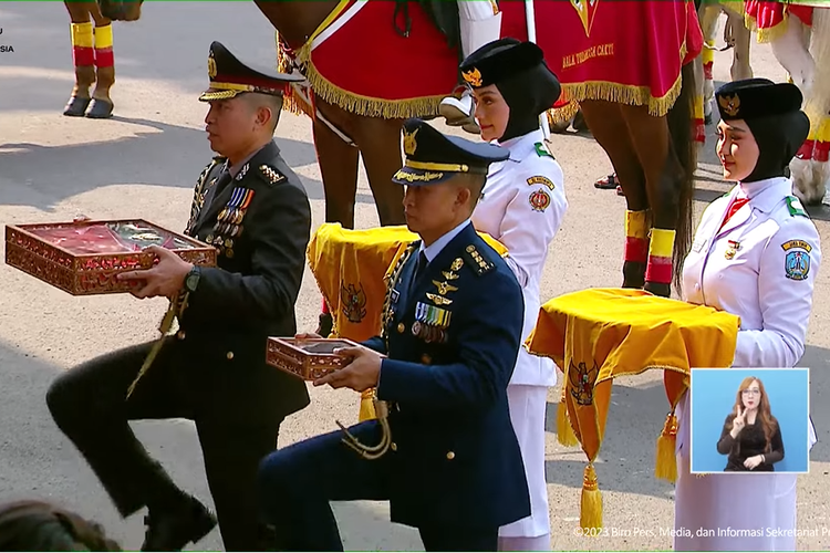 Purnapaskibraka Duta Pancasila saat bertugas di Upacara Detik-detik Peringatan Proklamasi Kemerdekaan RI 2023.