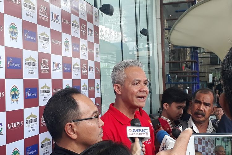 Ganjar Pranowo saat melakukan wawancara bersama awak media saat konferensi pers Borobudur Marathon 2019 di Hard Rock Cafe, Selasa (18/6/2019).