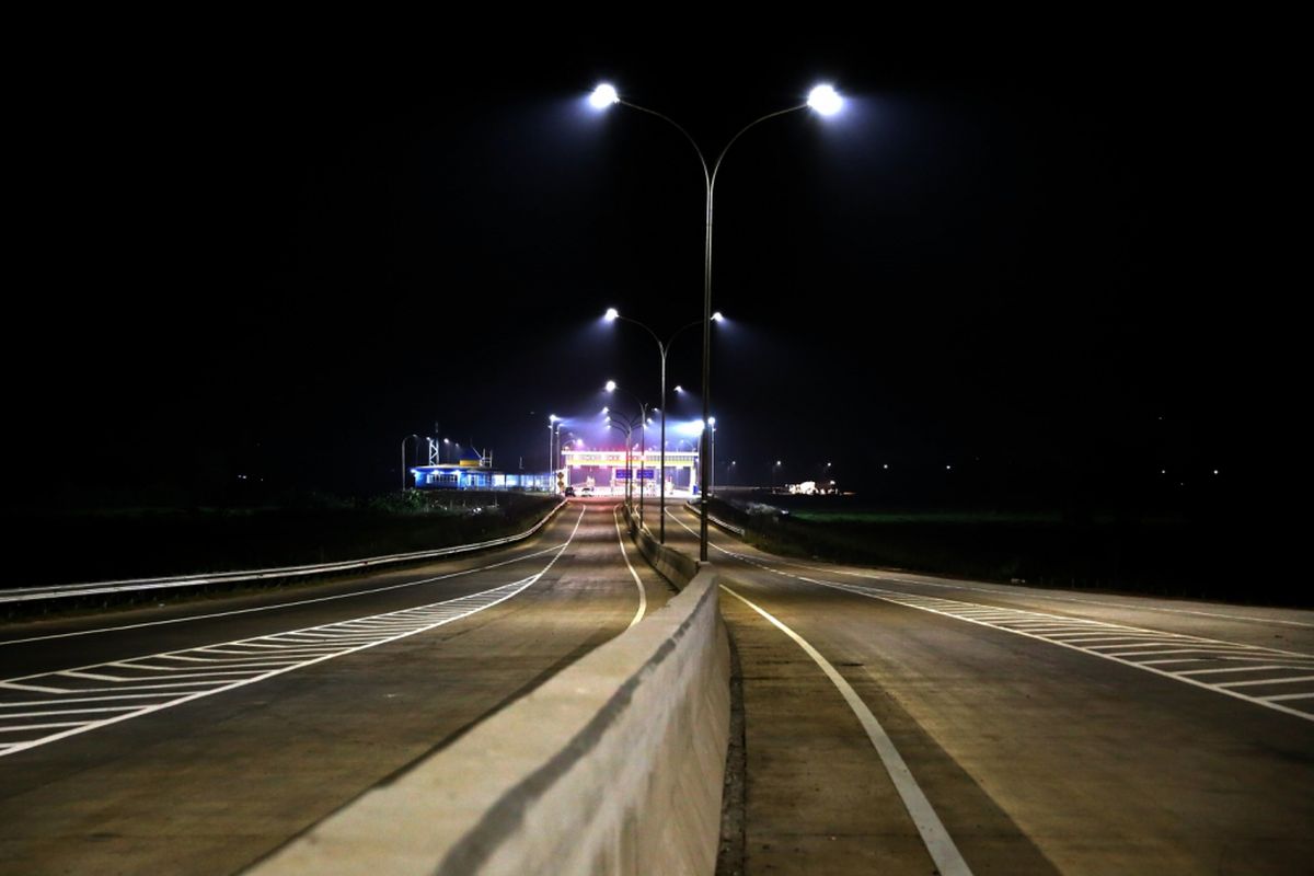 Kondisi jalan di Tol Pasuruan, Jawa Timur, Selasa (5/6/2018). Tol Gempol-Pasuruan sudah beroperasi dan dapat dilintasi para pemudik.