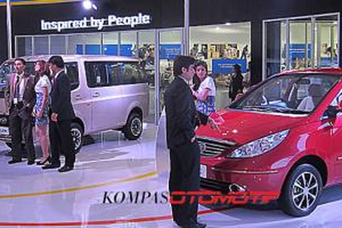 Tata Motors Indonesia saat mengiukuti Indonesia International Motor Show