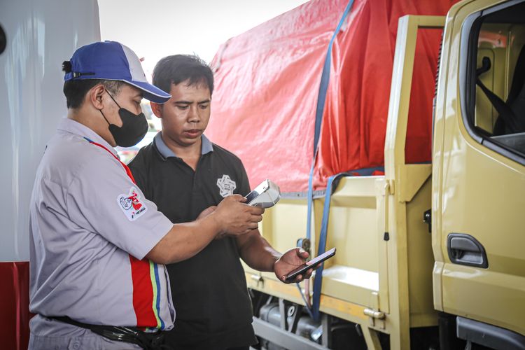 STNK Tak Wajib Beli BBM: Pertamina Klarifikasi & Batalkan Rencana