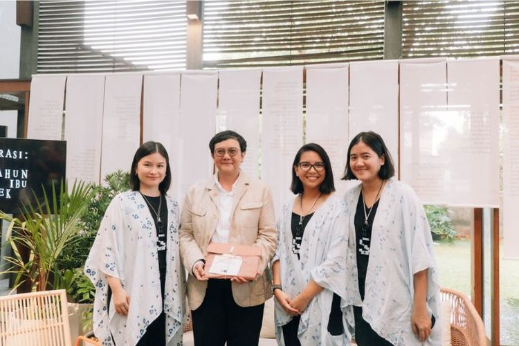 Foto dari kiri ke kanan, Kurator Stephanie Larassati, Ketua IAI Jakarta Doti Windajani, Event Director Osrithalita Gabriela, dan Kurator Fauzia Evanindya. 