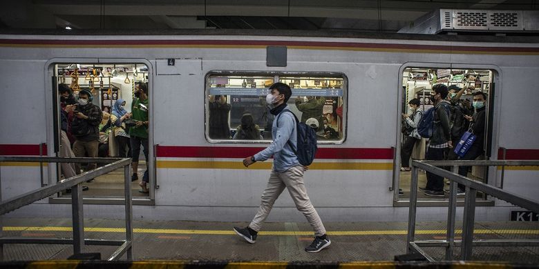 Persyaratan naik krl jabodetabek 2021