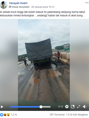 Tangkapan layar dari sebuah video viral yang menyebutkan bahwa truk tidak boleh lewati jalan tol Palembang-Lampung.