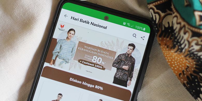 Penjualan daster dan masker batik melonjak tajam di Tokopedia.