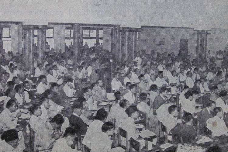 Pertemuan KNIP di Malang, Jawa Timur, untuk menentukan respons atas Perjanjian Linggarjati yang disepakati pada 1947, atau selama periode Revolusi Nasional Indonesia.
