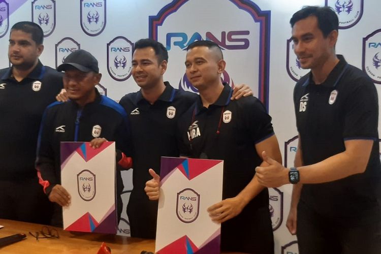 Rahmad Darmawan resmi diperkenalkan sebagai pelatih kepala RANS Cilegon FC dalam sebuah acara bersama para petinggi klub, termasuk Chairman Raffi Ahmad, di Nim's Kaffe, Kebayoran Baru, Jakarta Selatan, pada Senin (11/4/2022) malam WIB. RANS FC promosi ke Liga 1 2022-23 dan akan menggunakan nama baru, RANS Nusantara.