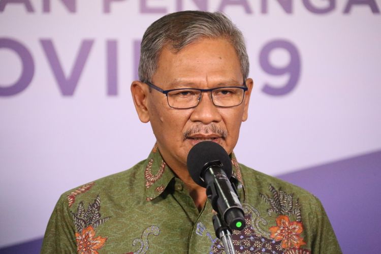 Juru Bicara Pemerintah untuk Penanganan Covid-19 Achmad Yurianto dalam keterangan resmi di Media Center Gugus Tugas Percepatan Penanganan Covid-19, Graha Badan Nasional Penanggulangan Bencana (BNPB), Jakarta, Senin (15/6/2020).