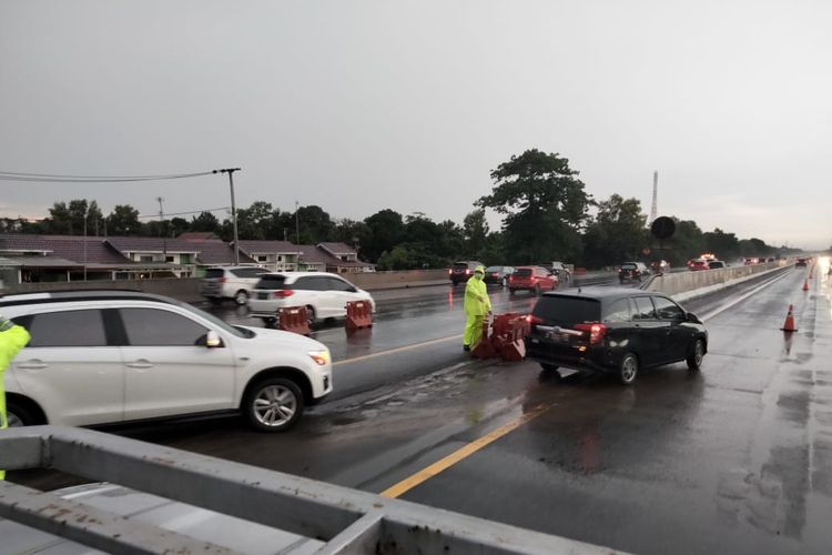 PT Jasa Marga (Persero) Tbk memberlakukan perpanjangan rekayasa lalu lintas contraflow dari KM 65 hingga KM 47 di Jalan Tol Jakarta-CIkampek arah Jakarta.