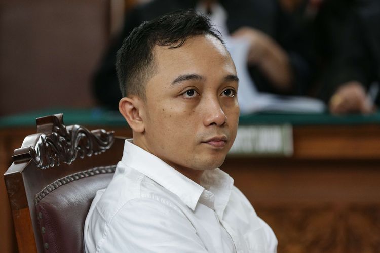 Terdakwa kasus pembunuhan berencana Brigadir Nofriansyah Yosua Hutabarat atau Brigadir J, Ricky Rizal menjalani sidang pembacaan pleidoi atau nota pembelaan di Pengadilan Negeri Jakarta Selatan, Jakarta, Selasa (24/1/2023).