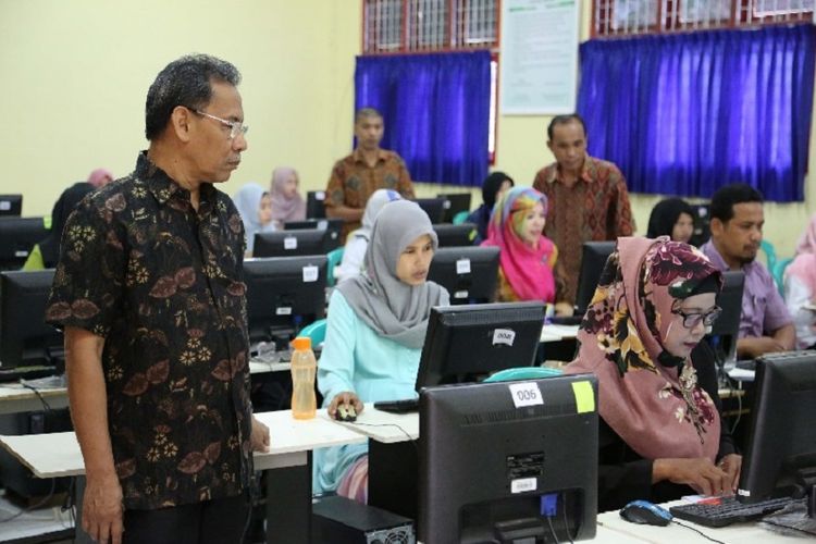 Direktur Pembinaan Guru Pendidikan Dasar periode 2017-2018 Anas M. Adam. 