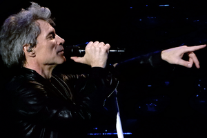 Heboh Bon Jovi Ucapkan Selamat untuk Wisudawati Undip