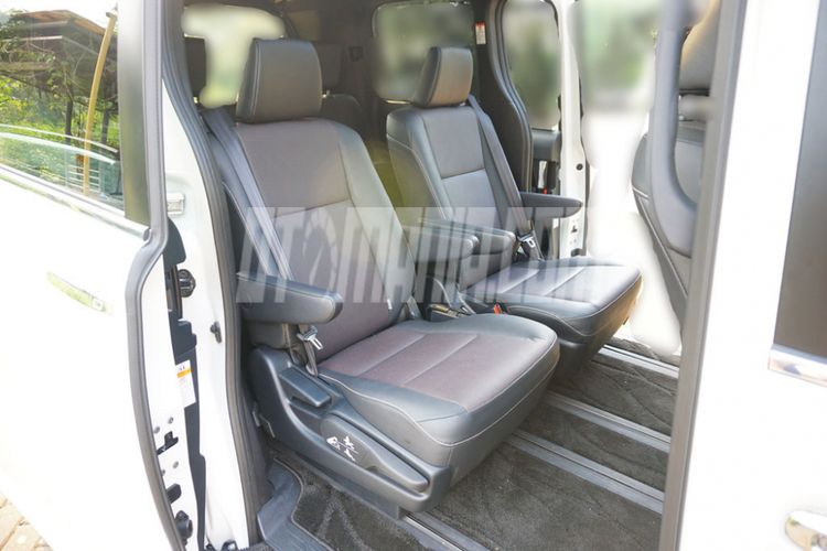 Tampilan kabin interior Toyota Voxy, MPV terbaru dari Toyota