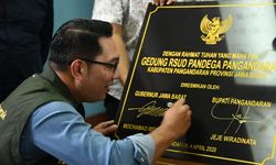 Hadapi Puncak Pandemi Covid-19, Kang Emil Resmikan RSUD di Pangandaran Lewat Video Conference