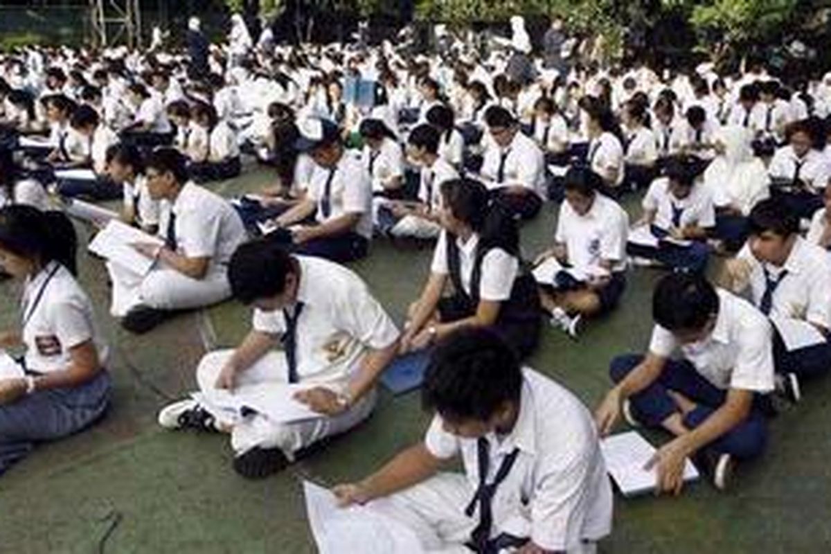 Masa orientasi siswa di SMA 70 RSBI, Jakarta Selatan, tahun lalu.