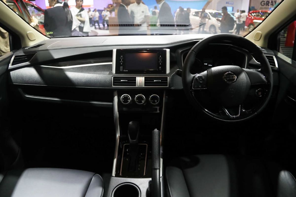 Interior Nissan Livina terbaru