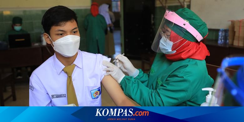Pelajar SMA di Madiun Divaksin, Wali Kota: Covid-19 Tak Kenal Umur, Vaksin Harus Segera, Termasuk Remaja - Vimarsana News
