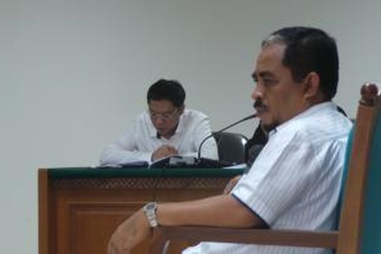 Mantan Presiden PKS Luthfi Hasan Ishaaq bersaksi di sidang Pengadilan Tindak Pidana Korupsi, Kamis (10/10/2013), untuk Ahmad Fathanah.