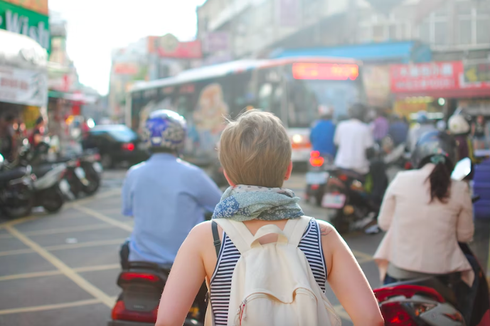 Mayoritas Masyarakat Indonesia Lebih Suka Traveling secara Mandiri
