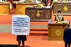 Viral Foto Wisudawan UNM Bentangkan Spanduk Kasus Pembunuhan Ayahnya, Polda Lampung: Tersangka Sudah Ditangkap