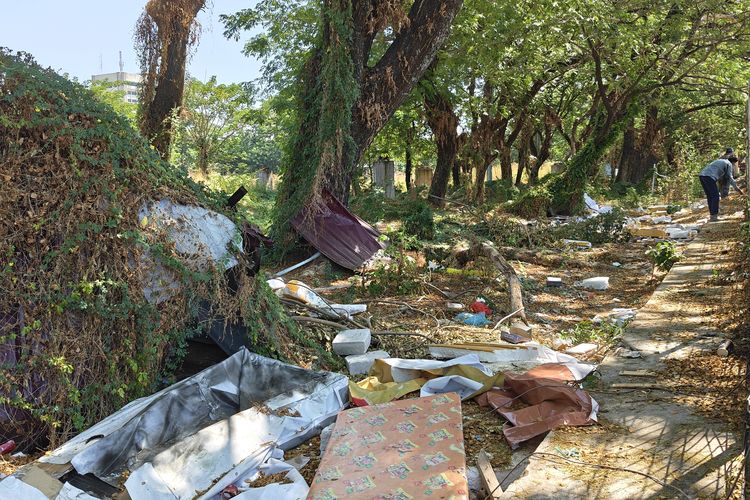 Proyek Revitalisasi Lapangan Karebosi Mangkrak: Warga Nilai seperti Hutan, Terbengkalai