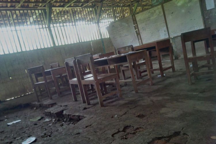 Kondisi Sekolah Dasar Negeri 4 Randurejo, Kecamatan Pulokulon, Kabupaten Grobogan, Jawa Tengah, Selasa (6/3/2018).