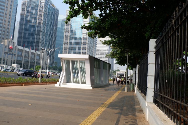 Jalur pedestrian yang terintegrasi dengan Stasiun MRT 