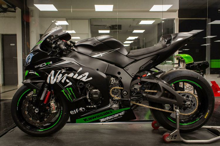 Kawasaki ZX-10R model 2016 yang dipakai Jonathan Rea untuk latihan dijual untuk umum. 