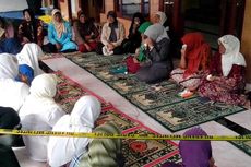 Kaum Wanita Gelar Doa di Lokasi Longsor Jombang