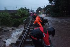 Rel di Tegal Tergerus Banjir, Perjalanan Kereta Api Purwokerto-Semarang Terhambat
