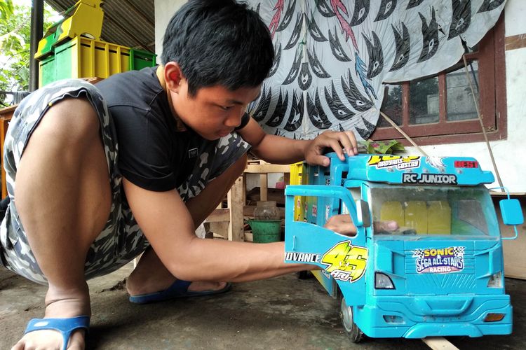 Ukuran Kabin Truk Miniatur : Kabin Miniatur Truk Giga Youtube