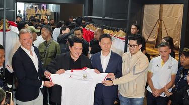 Kelme Rilis Jersey Baru, Erick Thohir Berharap Timnas Indonesia Hoki