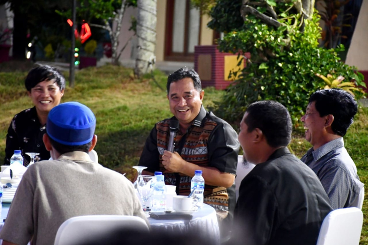 Silaturahmi Pj Sulbar dengan stakeholder durian di rujab Gubernur Sulbar, Rabu (18/9/2024).