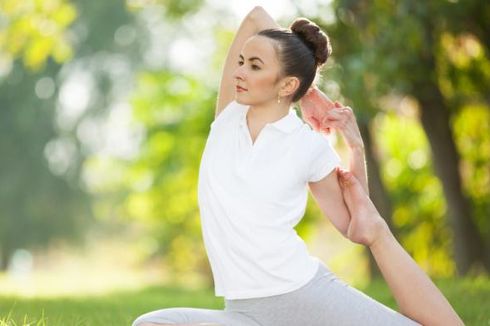 Latihan Yoga Bisa Bikin Postur Tambah Tinggi?