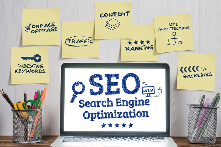 Ilustrasi SEO (Search Engine Optimization). SEO adalah upaya optimasi konten agar berada di peringkat teratas pencarian organik. Salah satu manfaat SEO adalah mendatangkan traffic gratis ke dalam situs atau web.